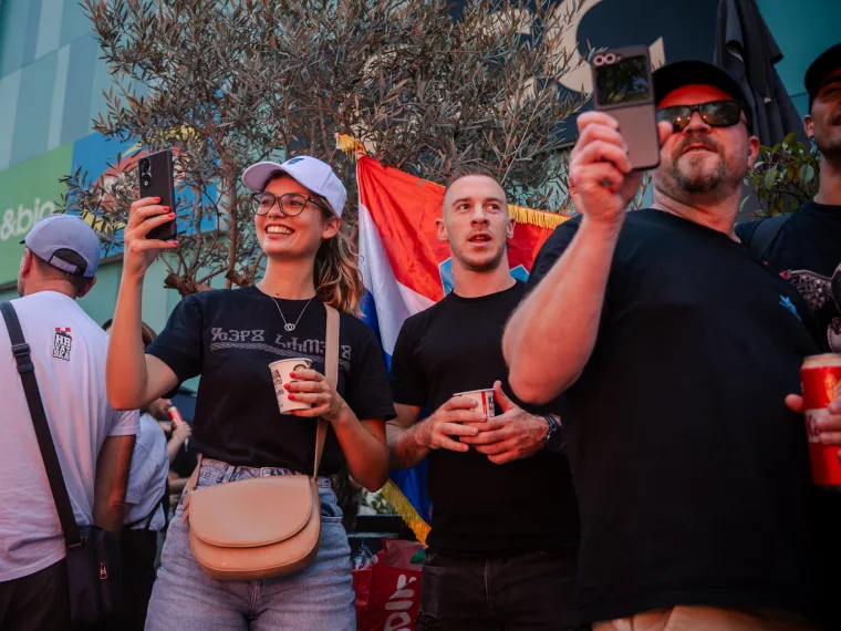 TOP 100 fotografija s povijesnog koncerta Marka Perkovića Thompsona na Hipodromu