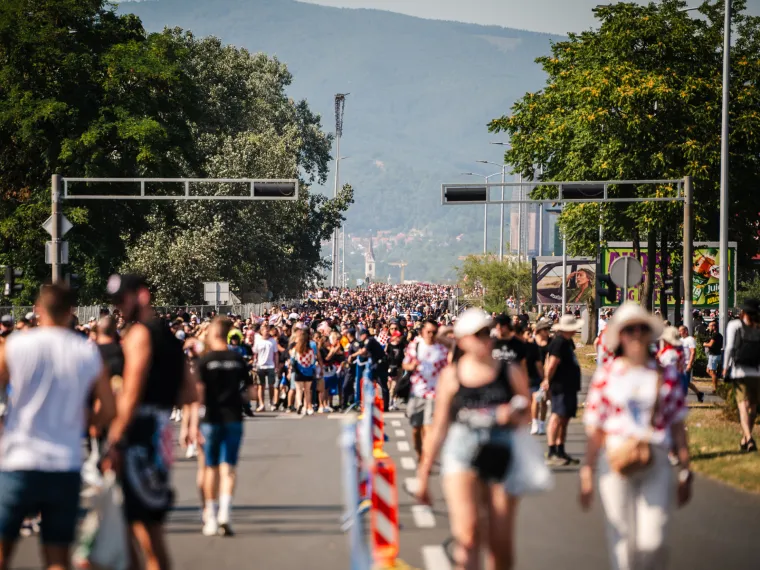 TOP 100 fotografija s povijesnog koncerta Marka Perkovića Thompsona na Hipodromu
