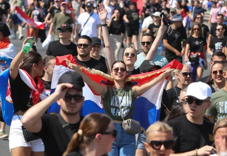 TOP 100 fotografija s povijesnog koncerta Marka Perkovića Thompsona na Hipodromu