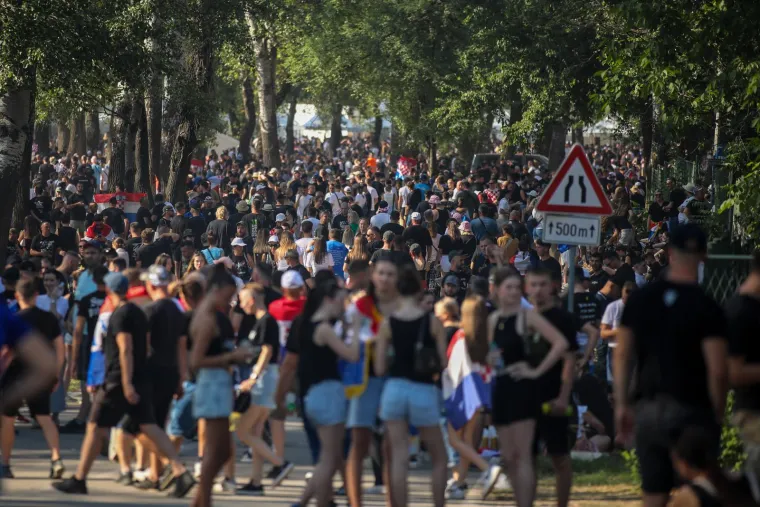 TOP 100 fotografija s povijesnog koncerta Marka Perkovića Thompsona na Hipodromu