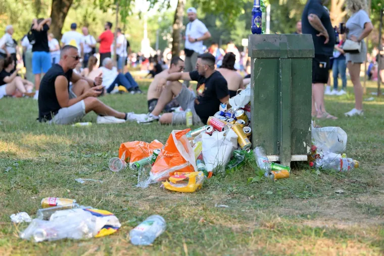 TOP 100 fotografija s povijesnog koncerta Marka Perkovića Thompsona na Hipodromu