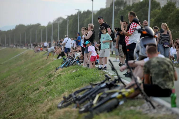 TOP 100 fotografija s povijesnog koncerta Marka Perkovića Thompsona na Hipodromu