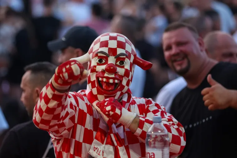 TOP 100 fotografija s povijesnog koncerta Marka Perkovića Thompsona na Hipodromu