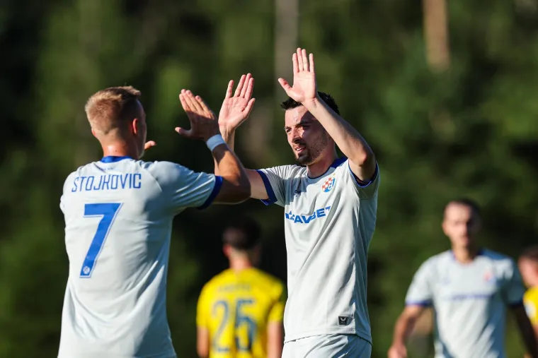 Dinamo se pohvalio ćevapima s team buildinga! Navijači oduševljeni: 'Tko nosi prijenosni zvučnik?'