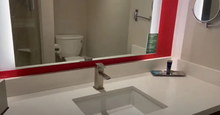 Ovaj hotel izgleda kao iz bajke, ali unutar njegovih zidova krije se tajna koja ledi krv u žilama