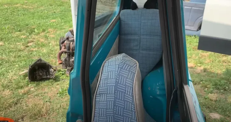 Ne, ovo nije iluzija: Od otpada je stvoren najuži auto na svijetu, ljudi ne vjeruju očima
