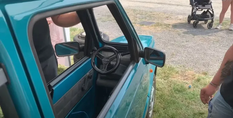 Ne, ovo nije iluzija: Od otpada je stvoren najuži auto na svijetu, ljudi ne vjeruju očima