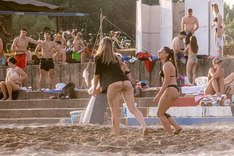 Slavonke u bikinijima podigle temperaturu: Izgleda da im 35 stupnjeva nije dosta