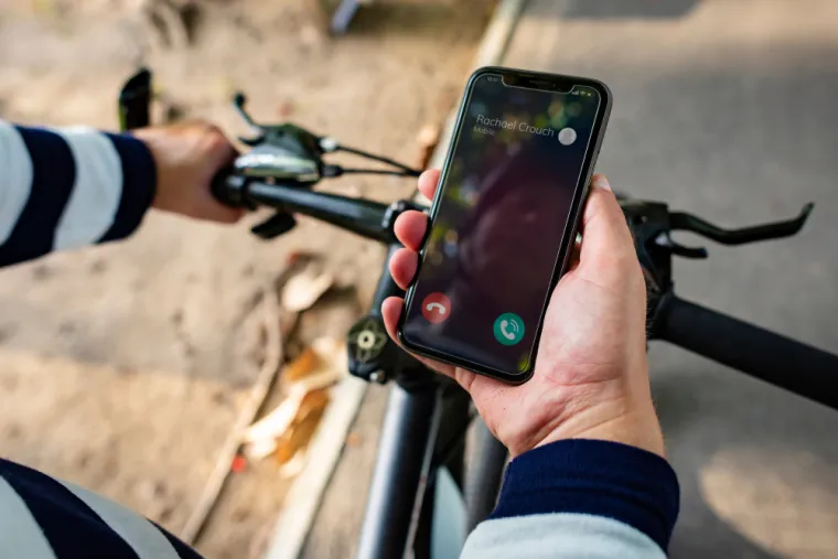 Ne ispuštate mobitel iz ruku? Stručnjaci upozoravaju na ovih 19 ozbiljnih zdravstvenih posljedica