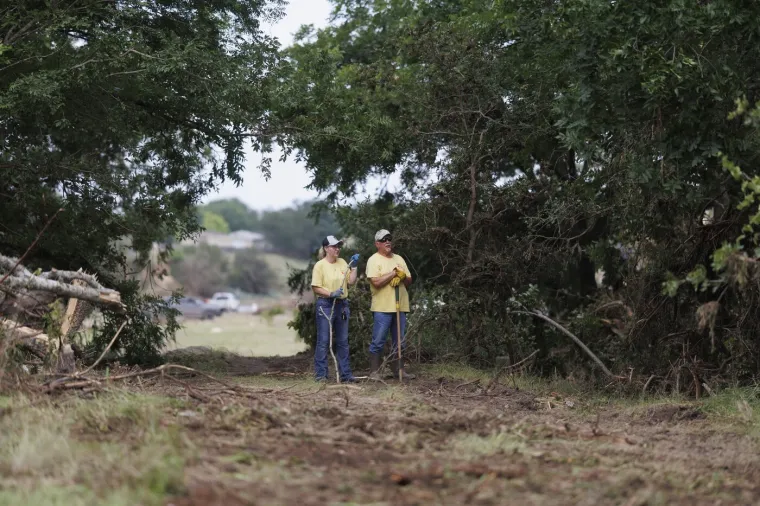 Potresni prizori: Razorne poplave odnijele gotovo stotinu života, sve je manje nade