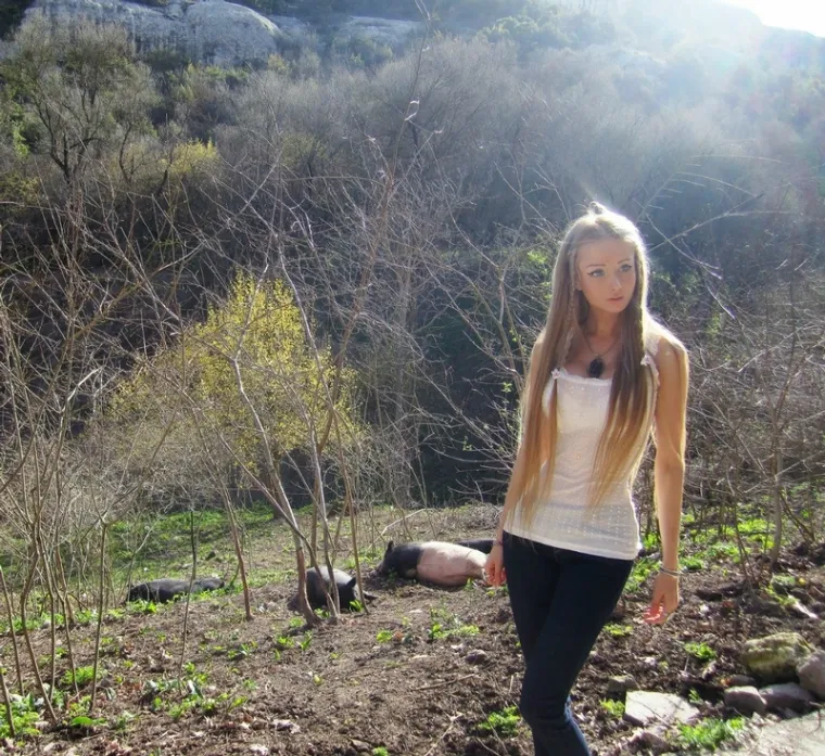 Zovu je ‘Barbie’, tvrdi da živi bez hrane i vode: Izgled ove ukrajinske zvijezde šokirao je sve