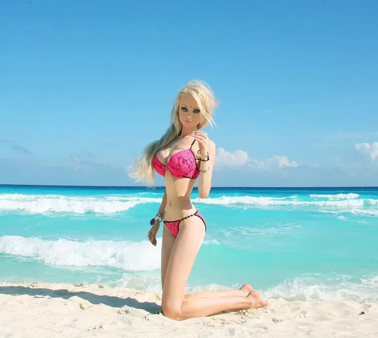 Zovu je ‘Barbie’, tvrdi da živi bez hrane i vode: Izgled ove ukrajinske zvijezde šokirao je sve