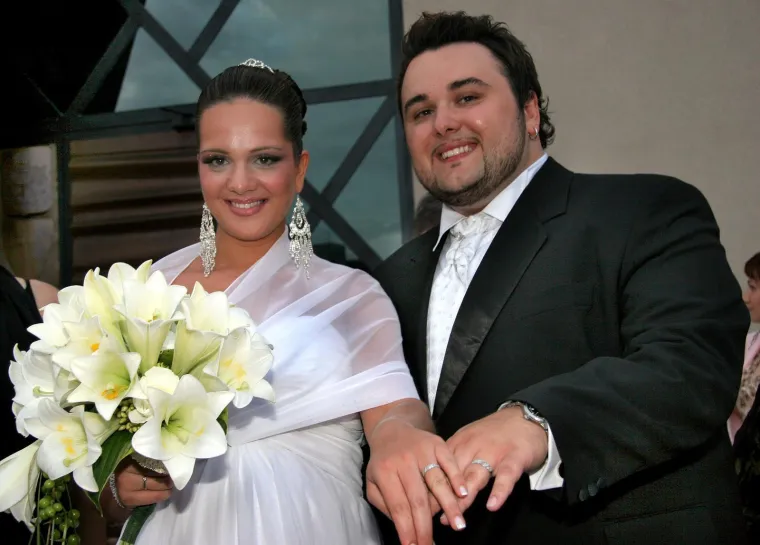 Dok ju je prosio, upao je u šaht. Ipak je pristala, a danas slave 20 godina braka