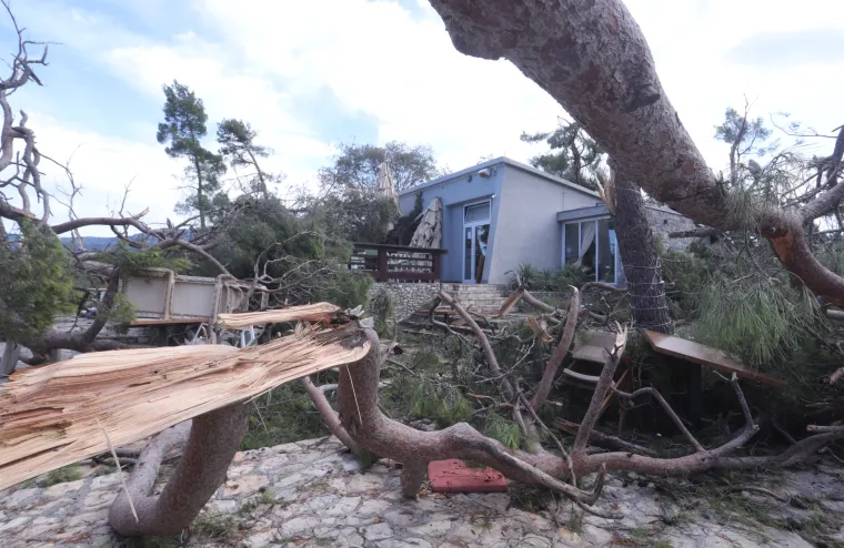 Šokantni prizori s Marjana: Kao da je protutnjao tornado, a sada se pojavila nova prijetnja
