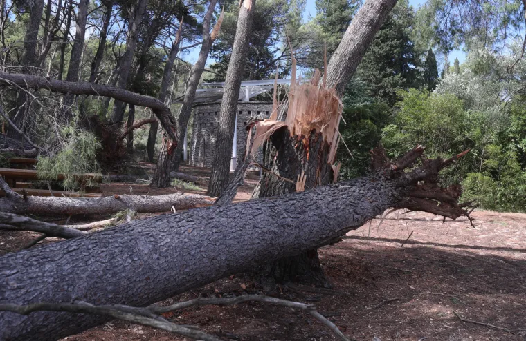 Šokantni prizori s Marjana: Kao da je protutnjao tornado, a sada se pojavila nova prijetnja