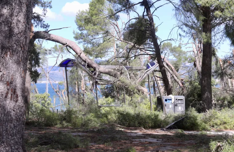 Šokantni prizori s Marjana: Kao da je protutnjao tornado, a sada se pojavila nova prijetnja
