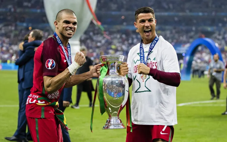 Ronaldo je izašao iz igre u suzama, bio pomoćni trener pa podigao trofej europskog prvaka