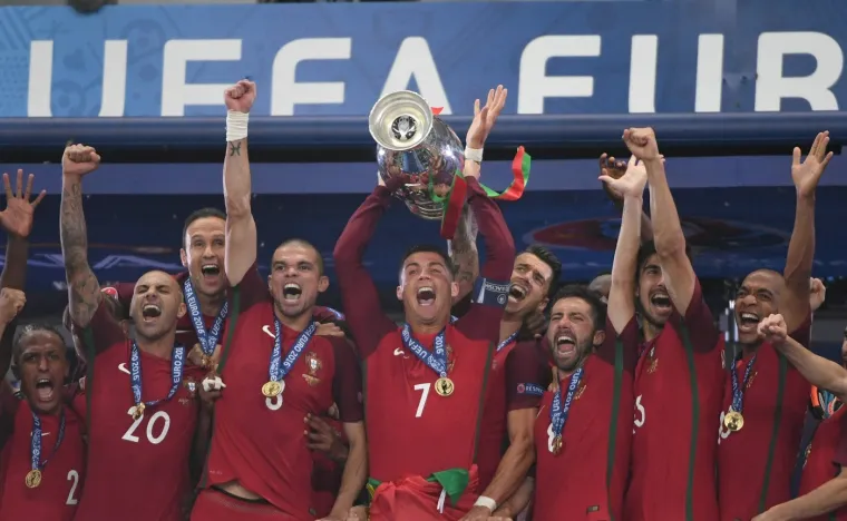 Ronaldo je izašao iz igre u suzama, bio pomoćni trener pa podigao trofej europskog prvaka