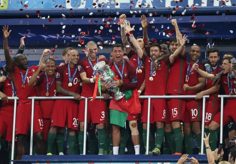 Ronaldo je izašao iz igre u suzama, bio pomoćni trener pa podigao trofej europskog prvaka