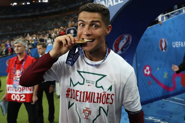 Ronaldo je izašao iz igre u suzama, bio pomoćni trener pa podigao trofej europskog prvaka