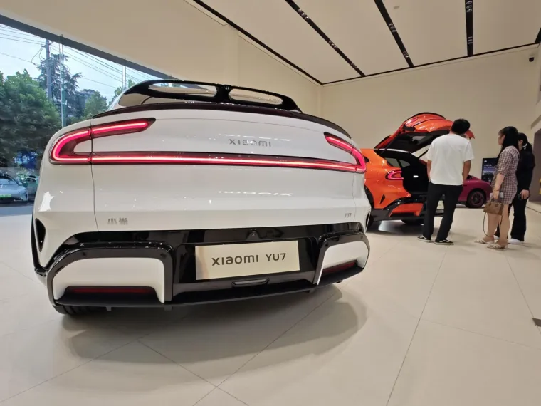 Biste li vozili Xiaomi? E da, ovaj auto predstavlja sve ono od čega Zapad strahuje...