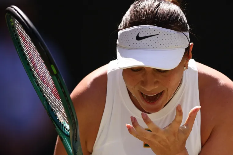 Drama u Wimbeldonu, incident zasjenio senzaciju! Kišobranima sakrili šokantne situacije
