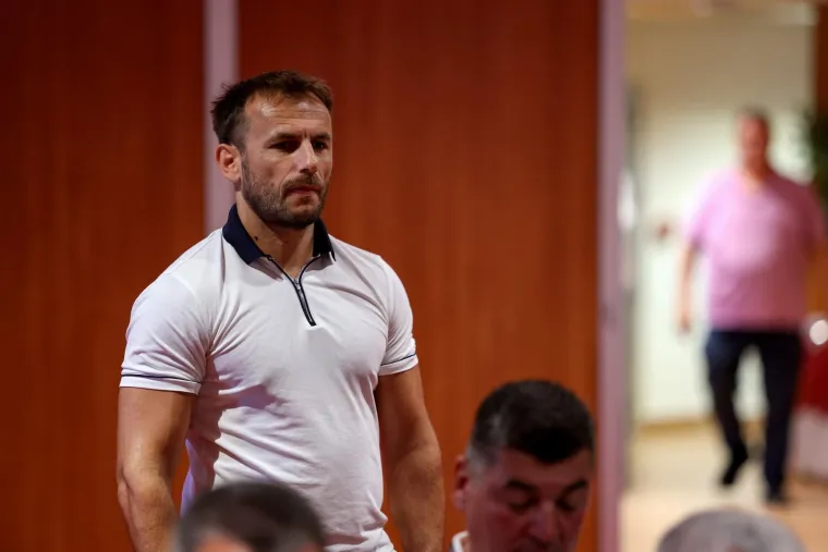 Ponovljeni izbori u Zadru nisu prošli bez drame: 'Jedan je završio na hitnoj'