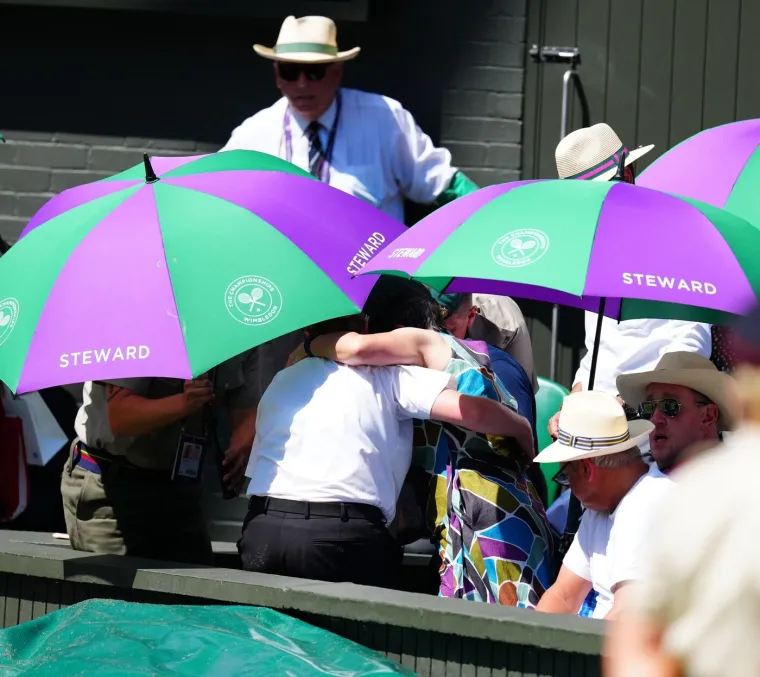 Ljudi padaju u nesvjest na Wimbledonu, a kamera je u publici uhvatila slavnog glumca