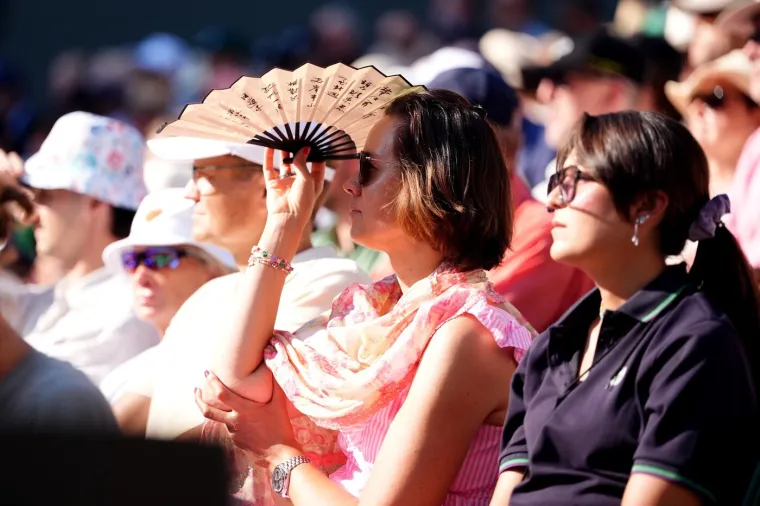 Ljudi padaju u nesvjest na Wimbledonu, a kamera je u publici uhvatila slavnog glumca