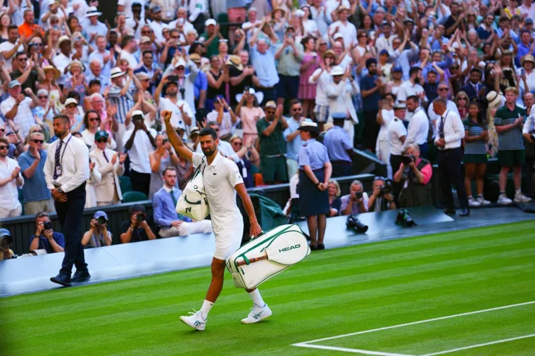 Ljudi padaju u nesvjest na Wimbledonu, a kamera je u publici uhvatila slavnog glumca