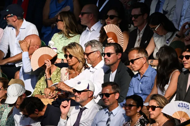 Ljudi padaju u nesvjest na Wimbledonu, a kamera je u publici uhvatila slavnog glumca