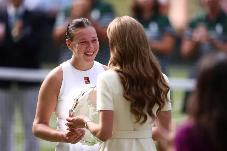 Povijesno finale Wimbledona zasjenila jedna pojava: Princeza među legendama