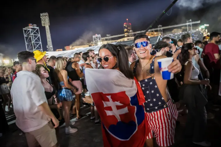 Ludnica na Ultri: Pogledajte kako se partijalo do ranih jutarnjih sati