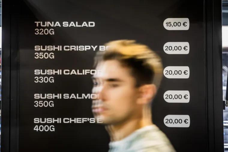 Vrtoglave cijene na Ultri: Ćevapi 14, burger s krumpirićima 21 euro, a evo koliko koštaju pivo i prezervativi