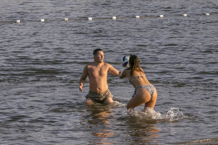 Tetovaže i ljetna vibra: Šestero Osječana zablistali kao glavne zvijezde Copacabane