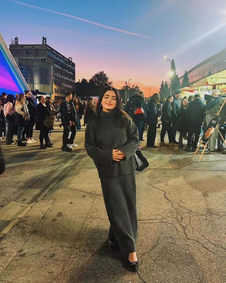 Iman s Farme u showu povučena i prirodna ljepotica, a na Instagramu senzacija