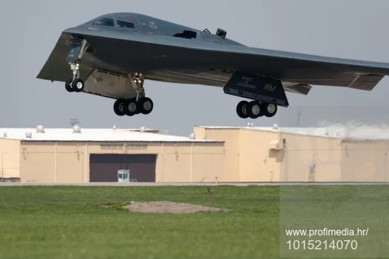 Prvi let moćnog američkog bombardera: Četiri ključna programa sve su promijenila