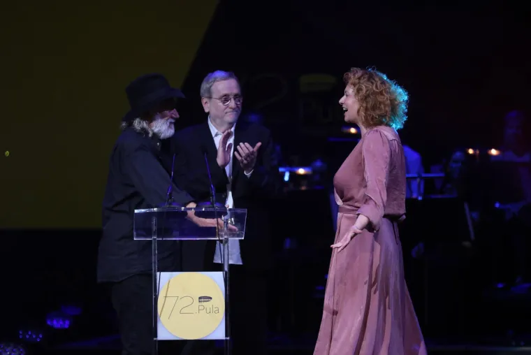 Zrinka Cvitešić blistala u crnom: Nagrada i svi pogledi bili su njezini