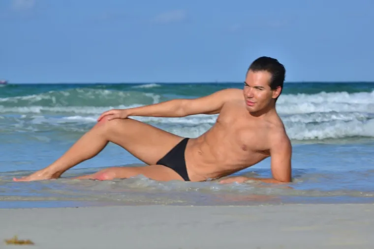 Nekada Ken, a danas Barbie: Jessica Alves na svoju tranziciju je potro&scaron;ila pravo bogatstvo