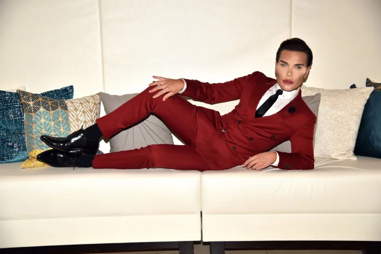 Nekada Ken, a danas Barbie: Jessica Alves na svoju tranziciju je potro&scaron;ila pravo bogatstvo