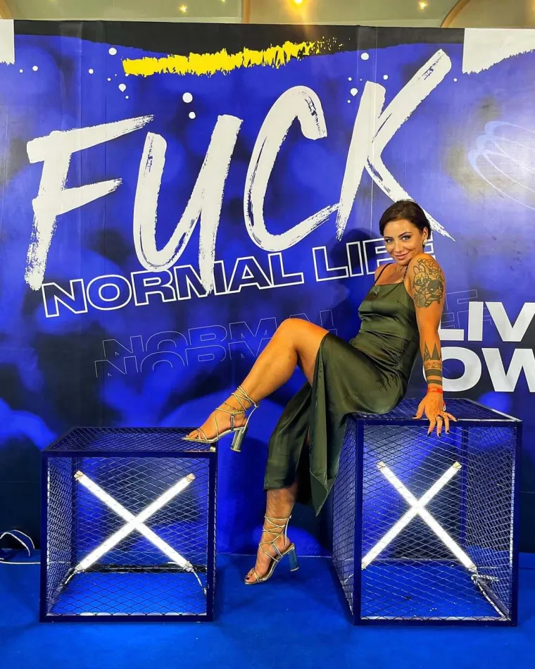 Na TV-u ju gledate u seoskim izdanjima, a na Instagramu zavodljivim kombinacijama mami uzdahe