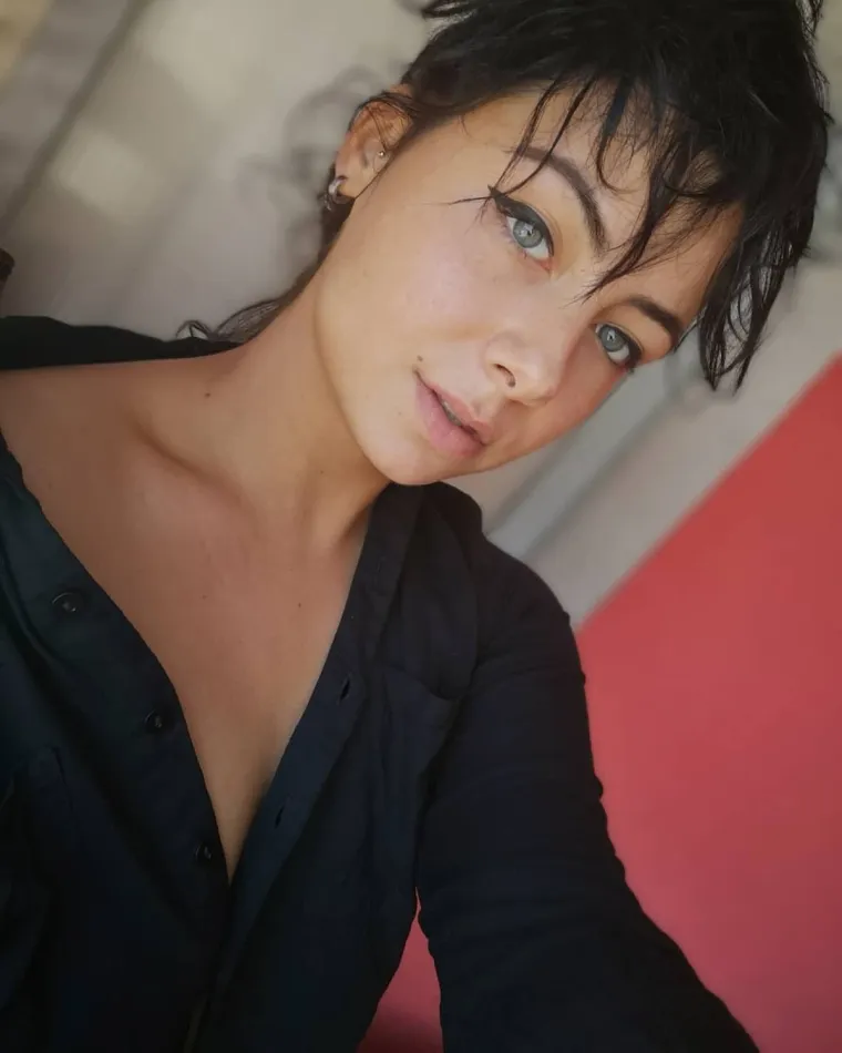 Na TV-u ju gledate u seoskim izdanjima, a na Instagramu zavodljivim kombinacijama mami uzdahe