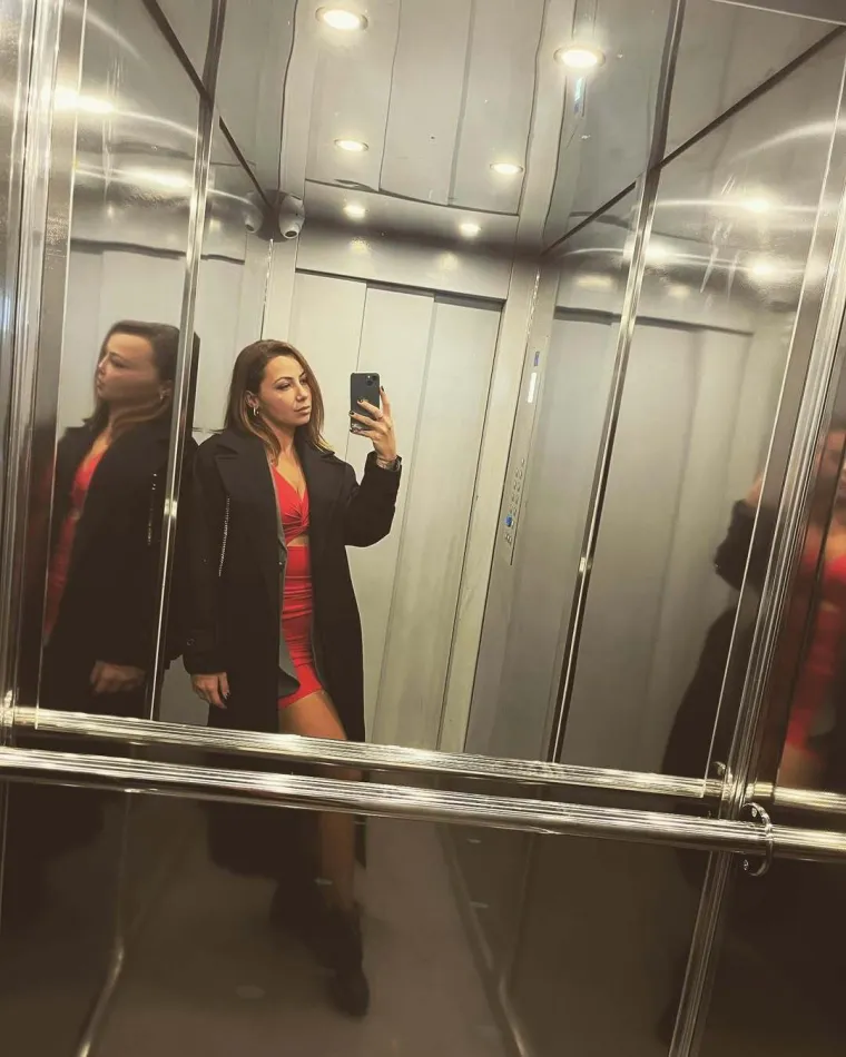 Na TV-u ju gledate u seoskim izdanjima, a na Instagramu zavodljivim kombinacijama mami uzdahe