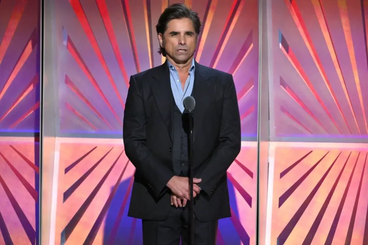 &Scaron;armantni ujak iz 'Pune kuće' i dalje osvaja: Pogledajte kako danas izgleda John Stamos