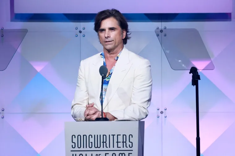 &Scaron;armantni ujak iz 'Pune kuće' i dalje osvaja: Pogledajte kako danas izgleda John Stamos