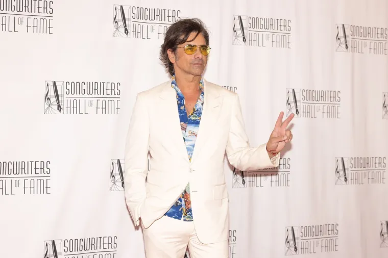 &Scaron;armantni ujak iz 'Pune kuće' i dalje osvaja: Pogledajte kako danas izgleda John Stamos