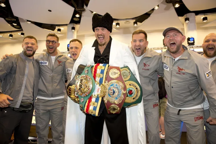 Puca vaga! Usyk nikad nije bio teži, pogledajte kako izgleda pored Engleza