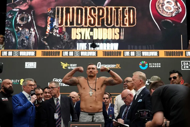 Puca vaga! Usyk nikad nije bio teži, pogledajte kako izgleda pored Engleza