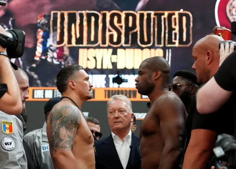 Puca vaga! Usyk nikad nije bio teži, pogledajte kako izgleda pored Engleza