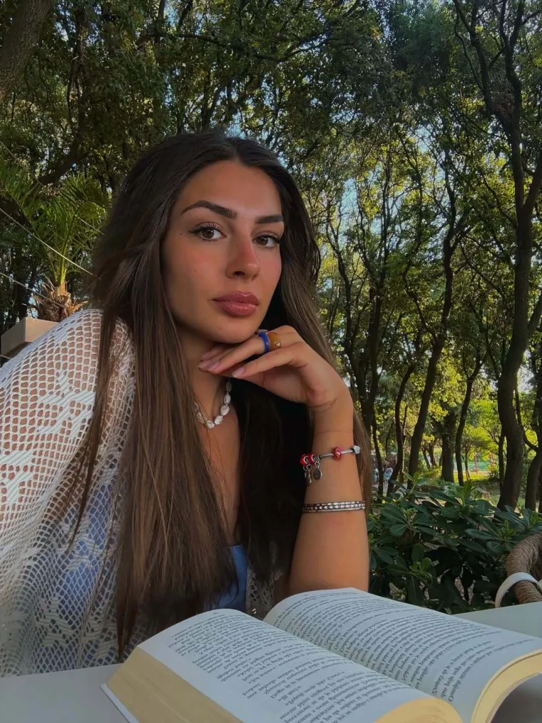 Vucina najmlađa kćer osvaja prirodnom ljepotom: Mlada je majka, a evo gdje je danas